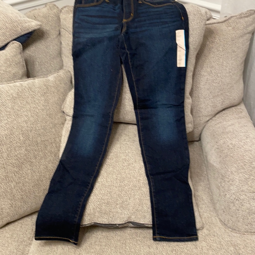 Brand new mid size skinny jeans